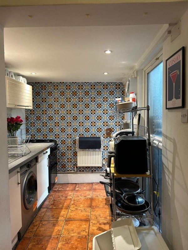 Room Morval Road in Greater London