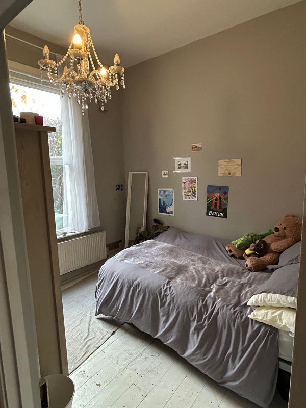 Room Morval Road in Greater London