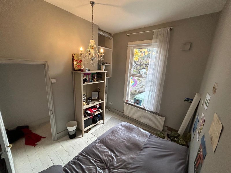 Room Morval Road in Greater London