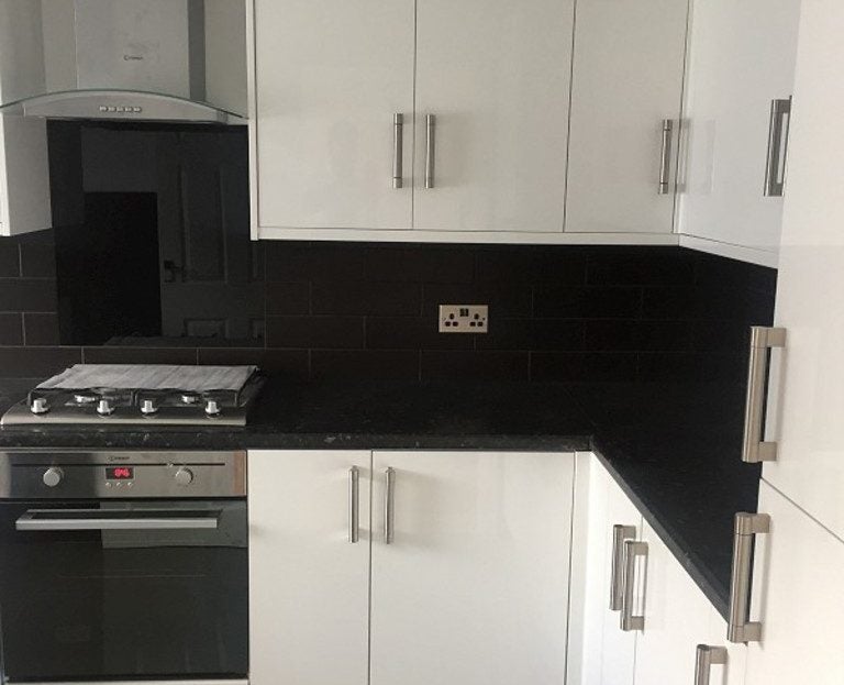 Flat Eccleston Crescent in Greater London