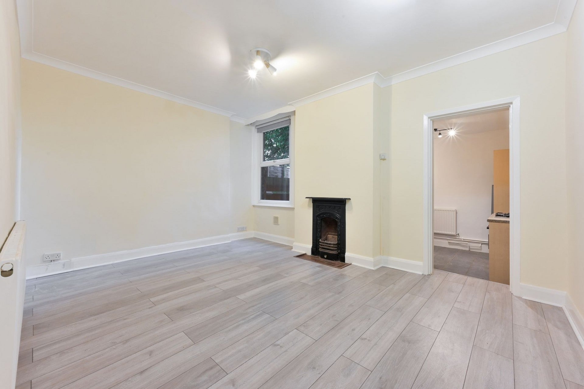 Flat Milton Road in Greater London