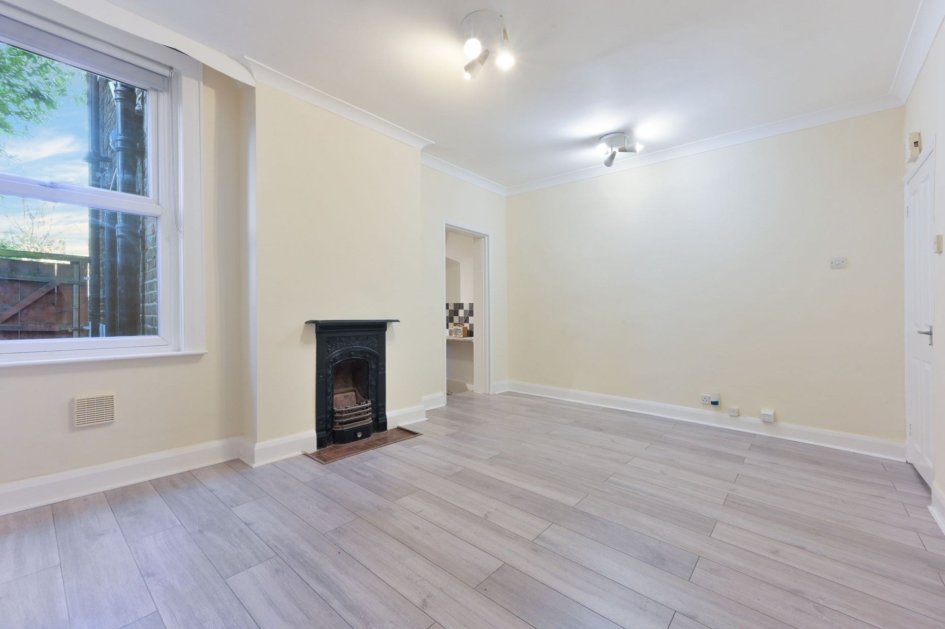 Flat Milton Road in Greater London
