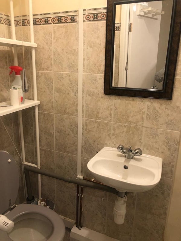 Room Liverpool Road in Greater London