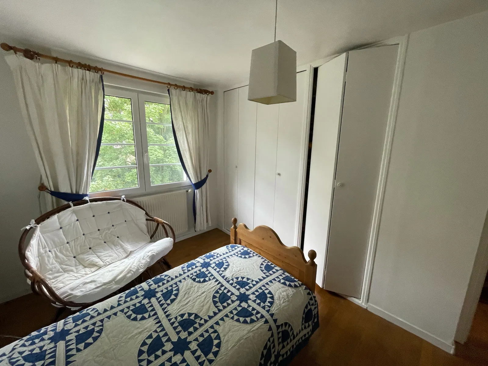 Room Allée du Parc de la Bièvre in L'Haÿ-les-Roses