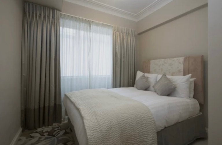 Flat Poplar Place in City of Westminster
