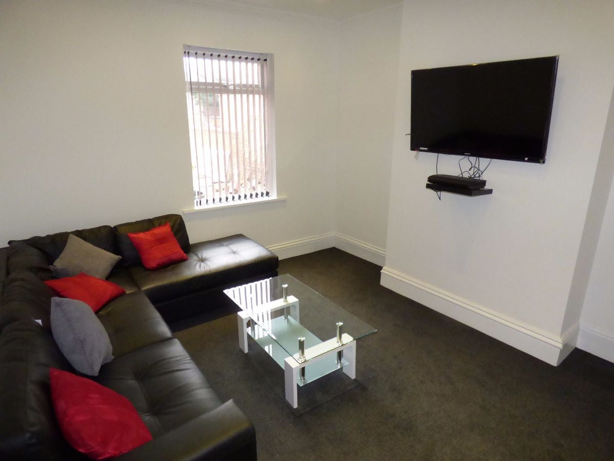 Room Queens Road in Doncaster