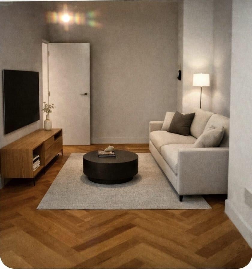 Flat Charlotte Street in Greater London