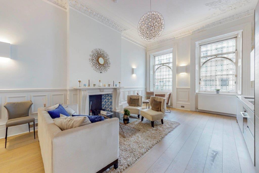 Flat Queen's Gate Terrace in Greater London