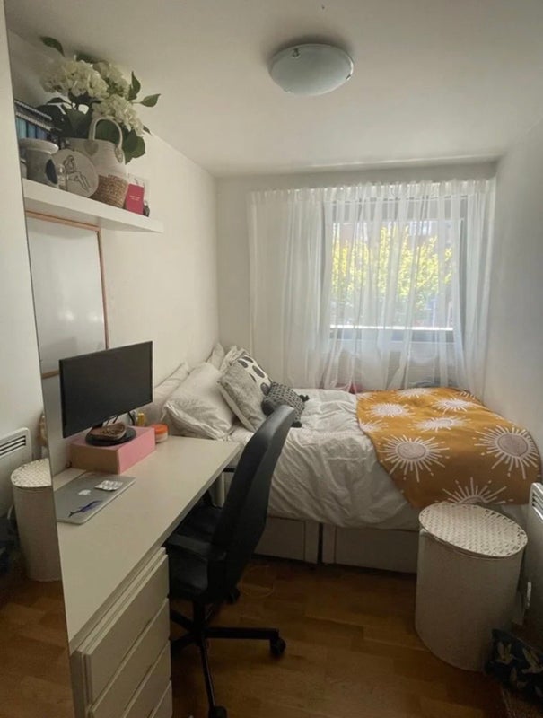 Room Crowndale Court in Greater London