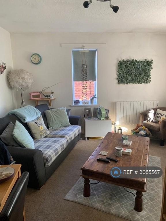 Flat Drynham Road in Trowbridge