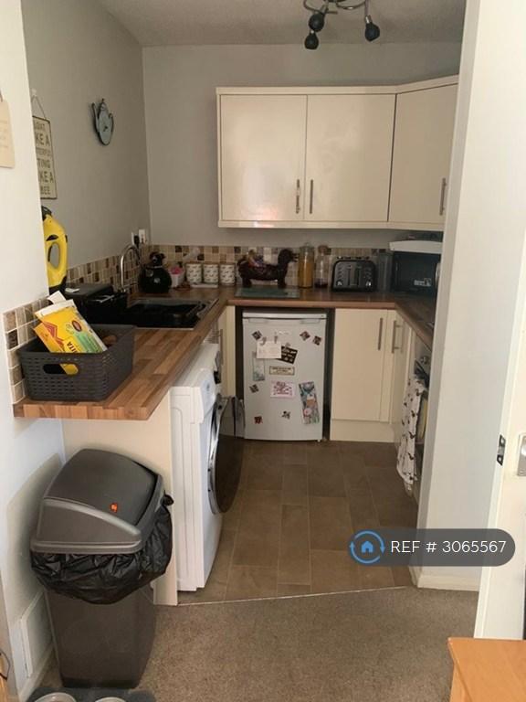 Flat Drynham Road in Trowbridge