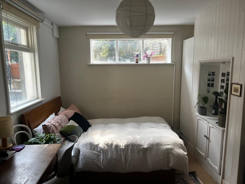 Room Amhurst Road in Greater London