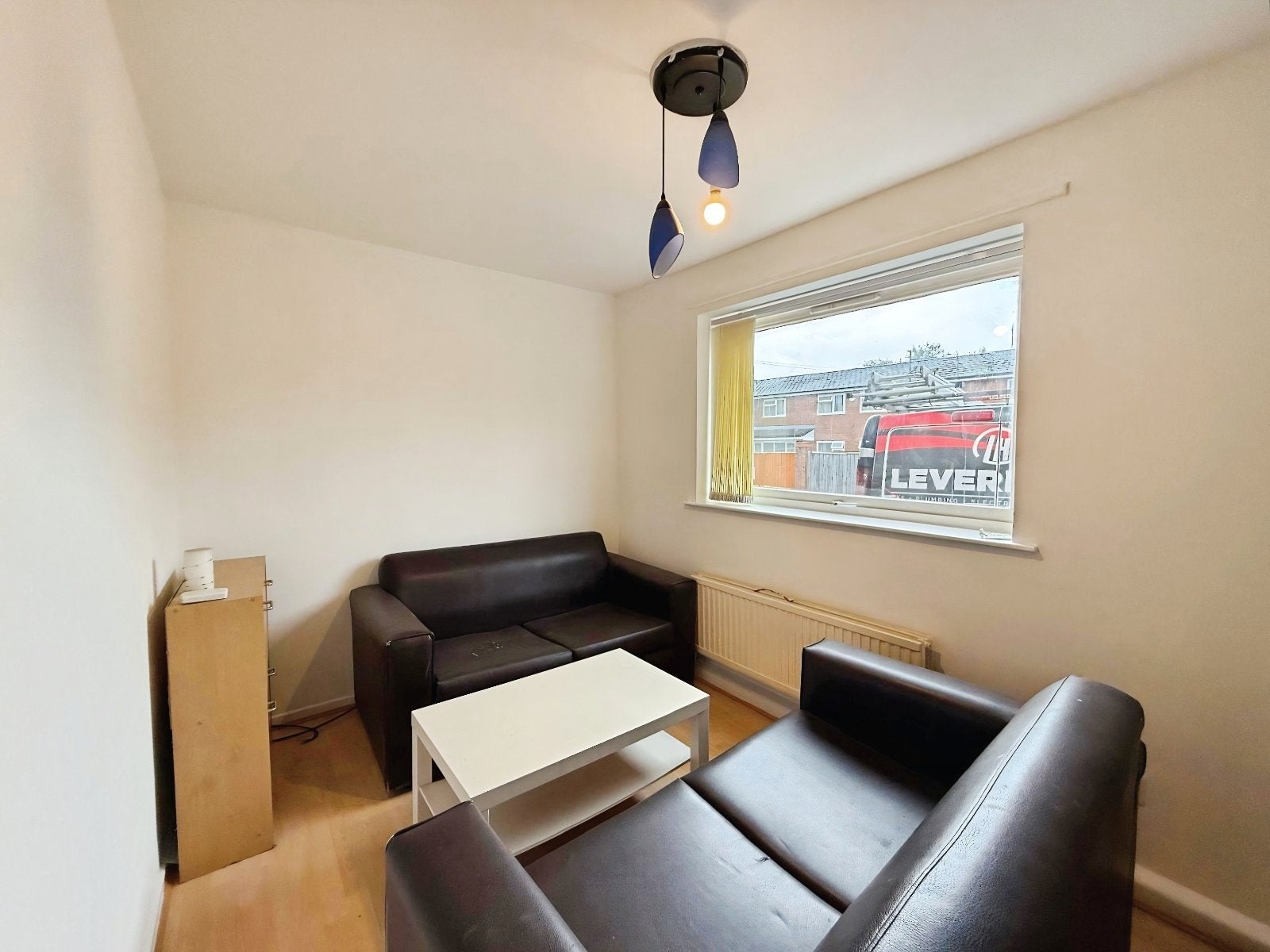 House Milnrow Close in Manchester