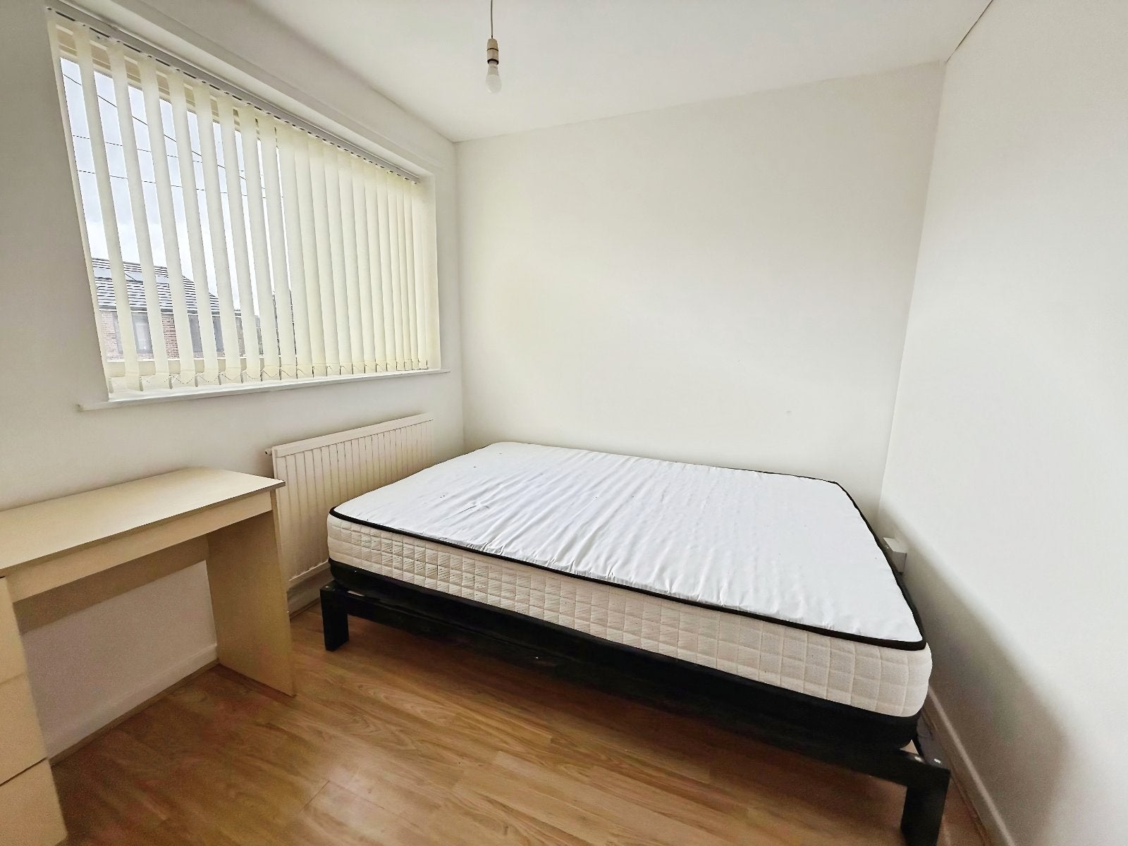 House Milnrow Close in Manchester