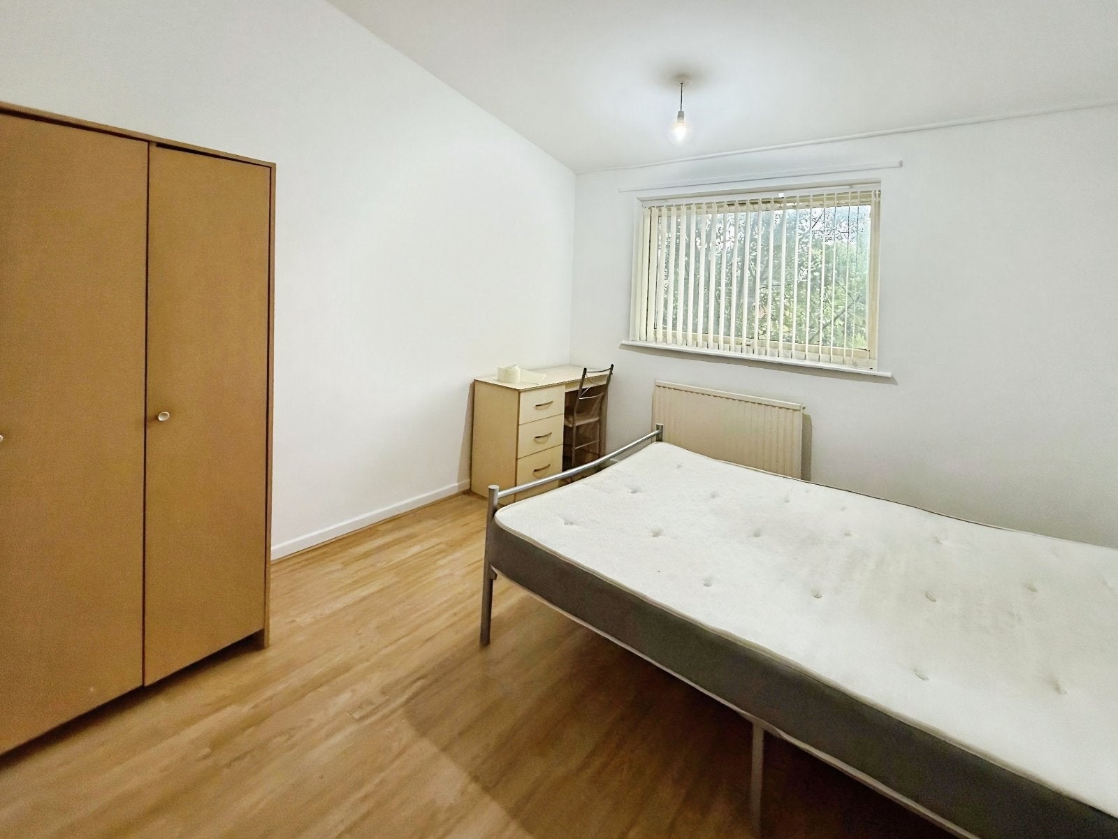 House Milnrow Close in Manchester