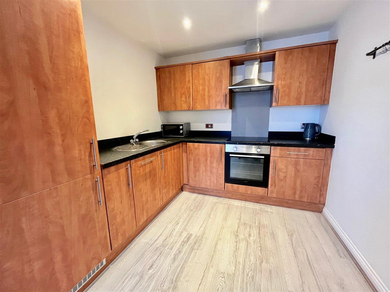 Flat Curzon Place in Gateshead