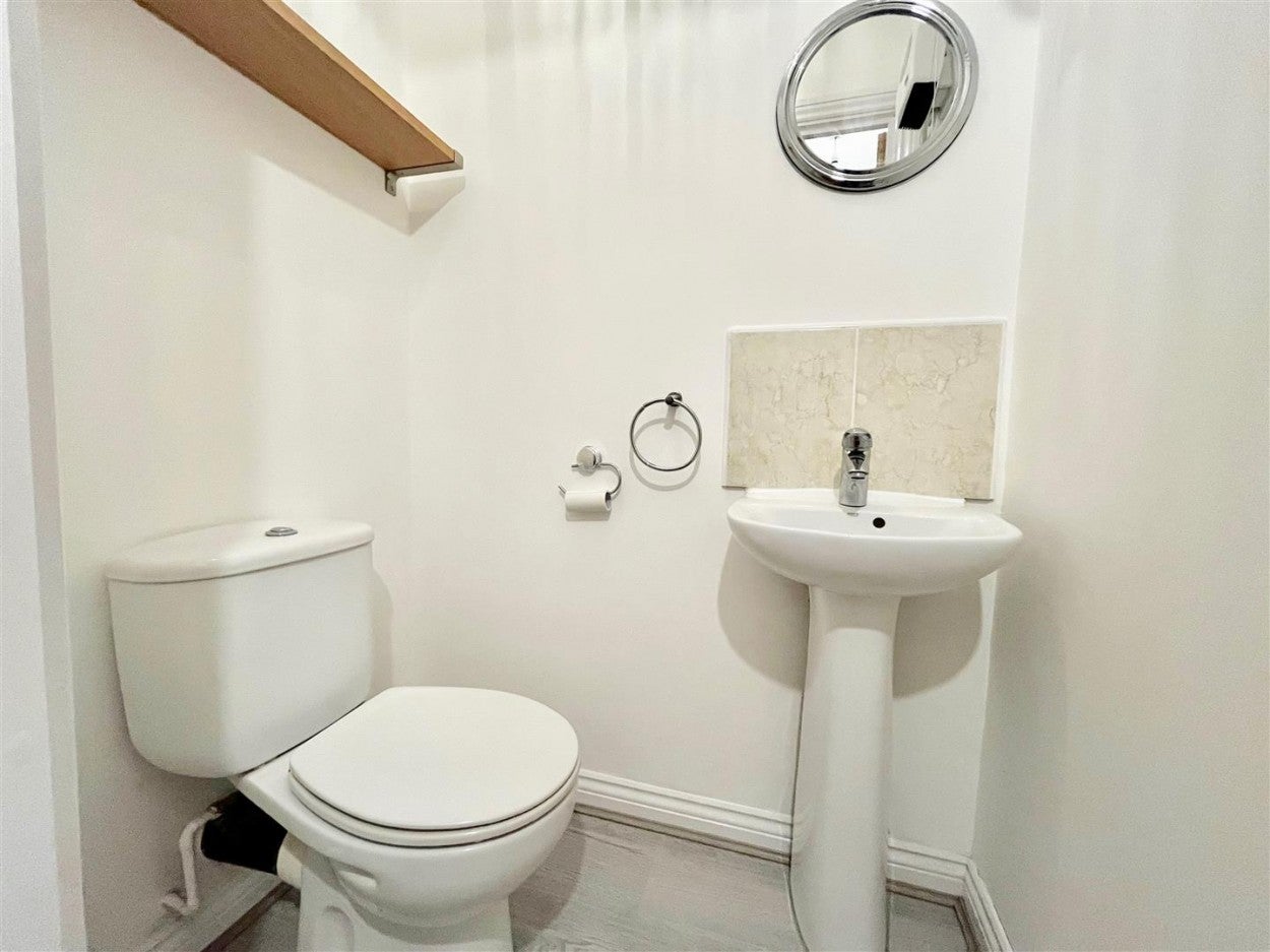 Flat Curzon Place in Gateshead