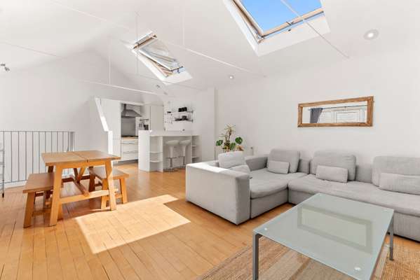 House Landor Road in Greater London