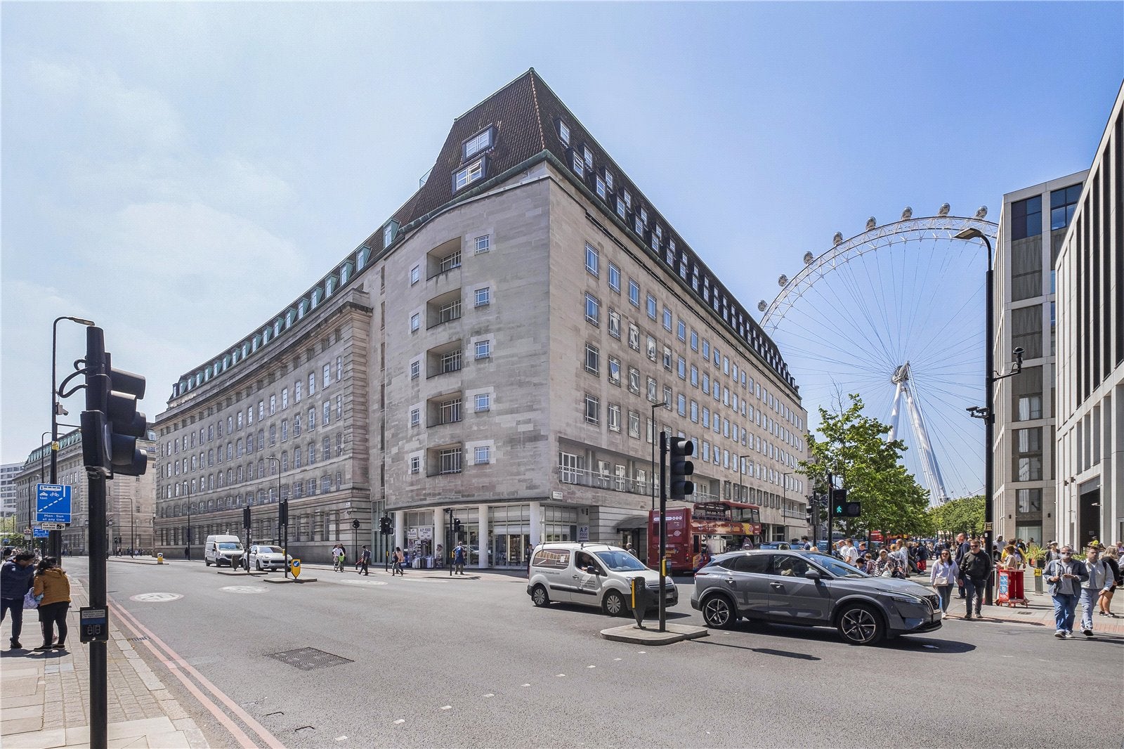 Flat York Road in Greater London