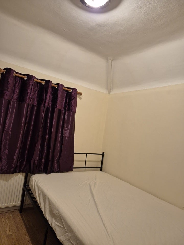 Room Kingston Avenue in Greater London