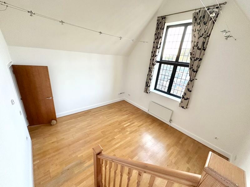 Flat Reigate Road in Epsom and Ewell