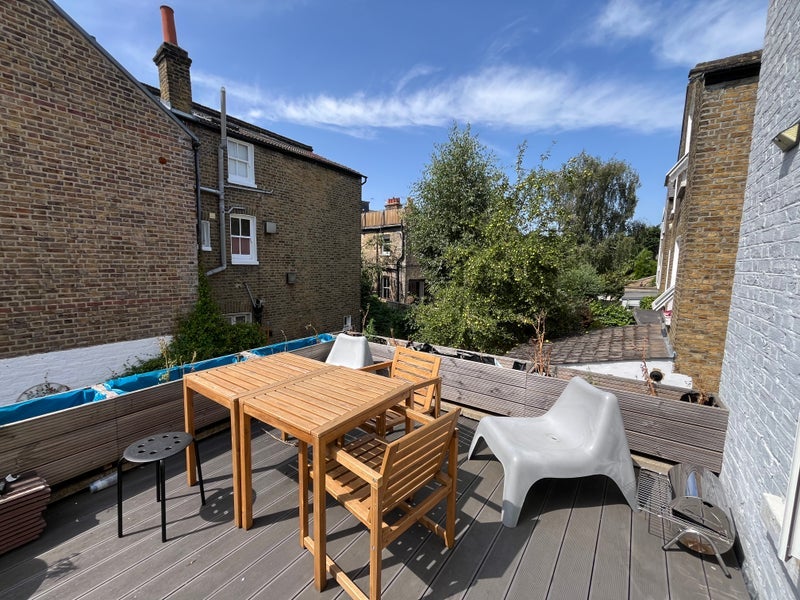 Room Voltaire Road in Greater London