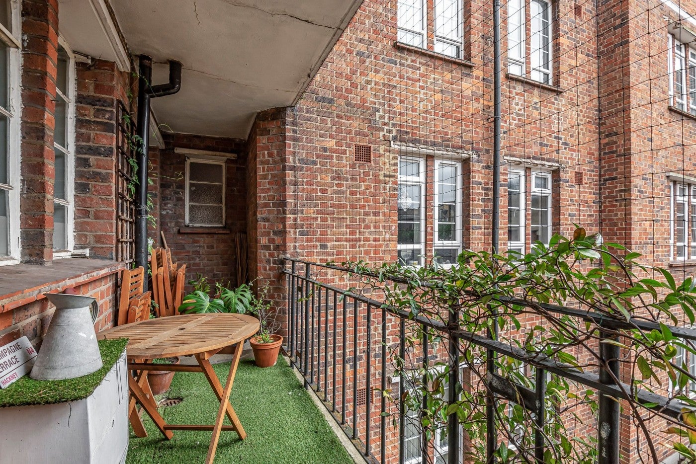 Flat Riversdale Road in Greater London