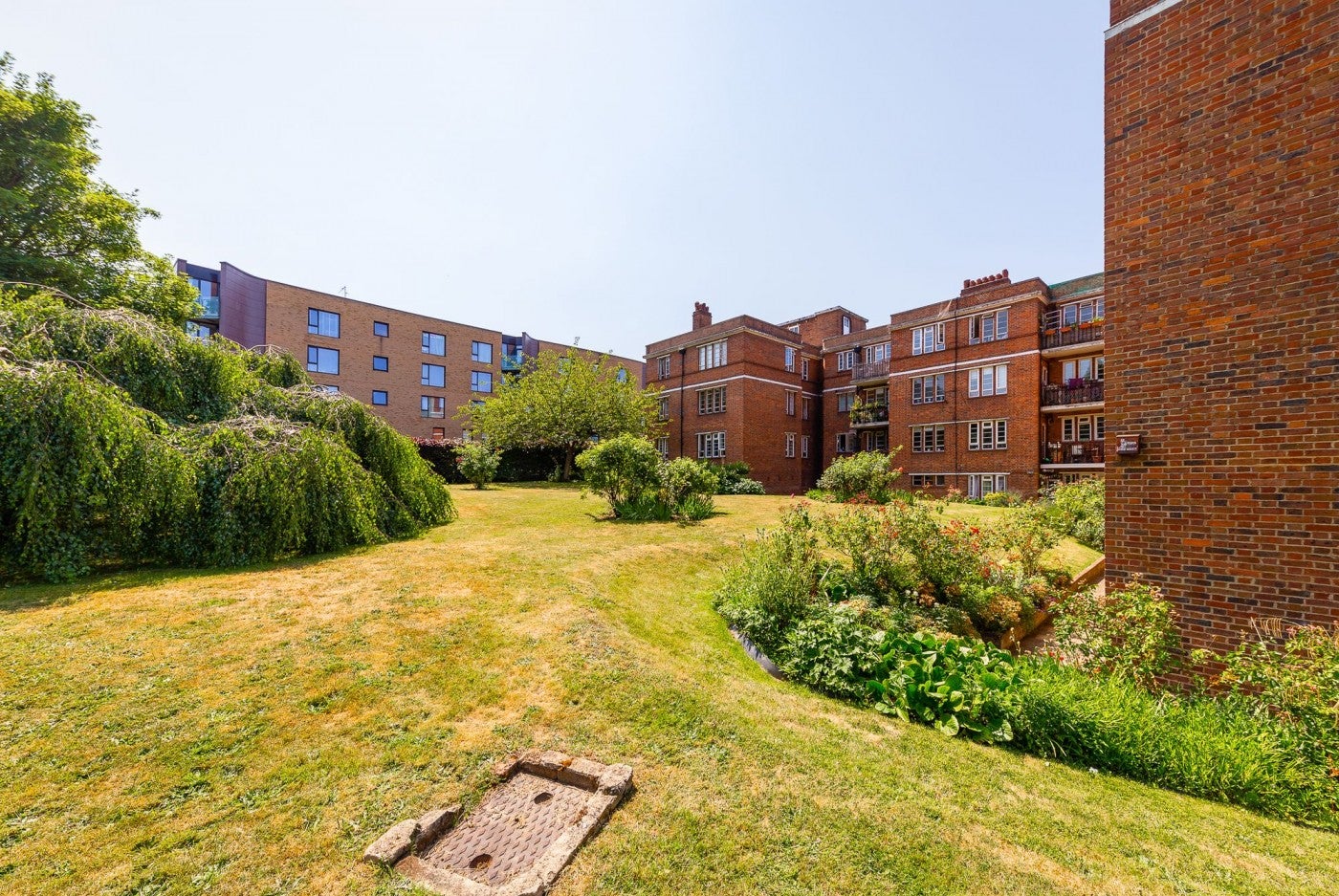 Flat Riversdale Road in Greater London