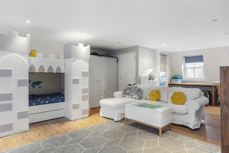 Flat Ashburn Place in Greater London