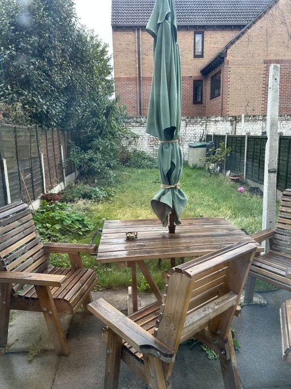 Room Manchester Road in Greater London