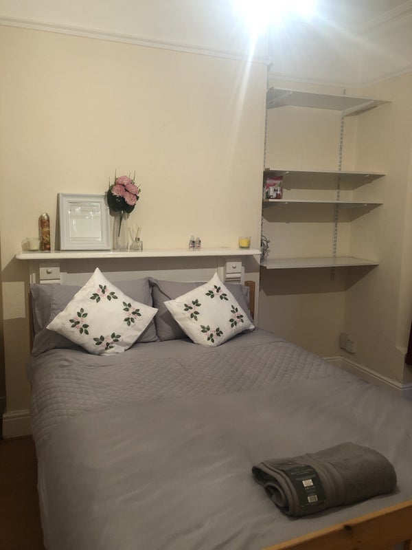 Room Glentworth Road in Nottingham