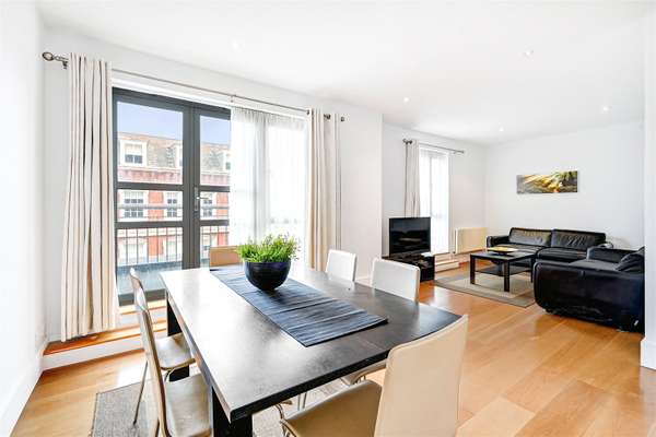 Flat Gillingham Street in City of Westminster