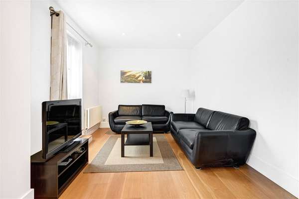 Flat Gillingham Street in City of Westminster