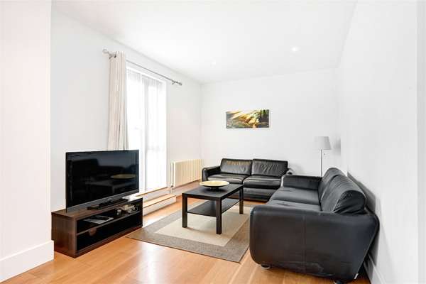 Flat Gillingham Street in City of Westminster
