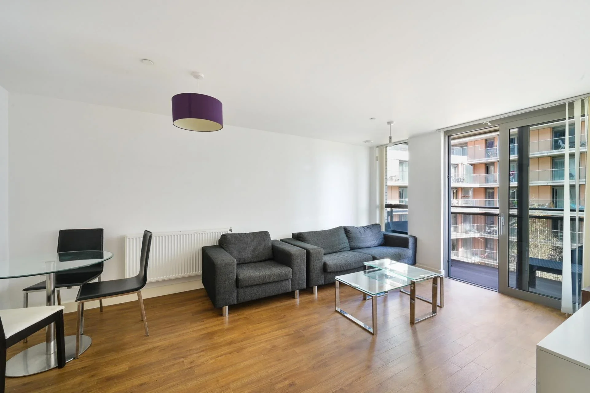 Flat Cornmill Lane in Greater London