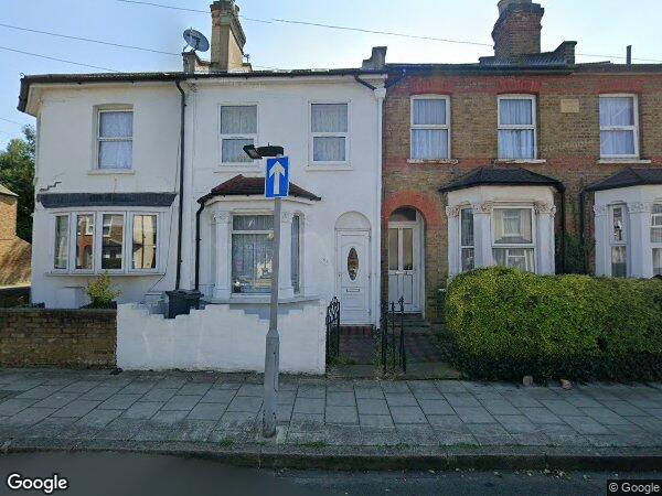 House Chapel Road in Greater London
