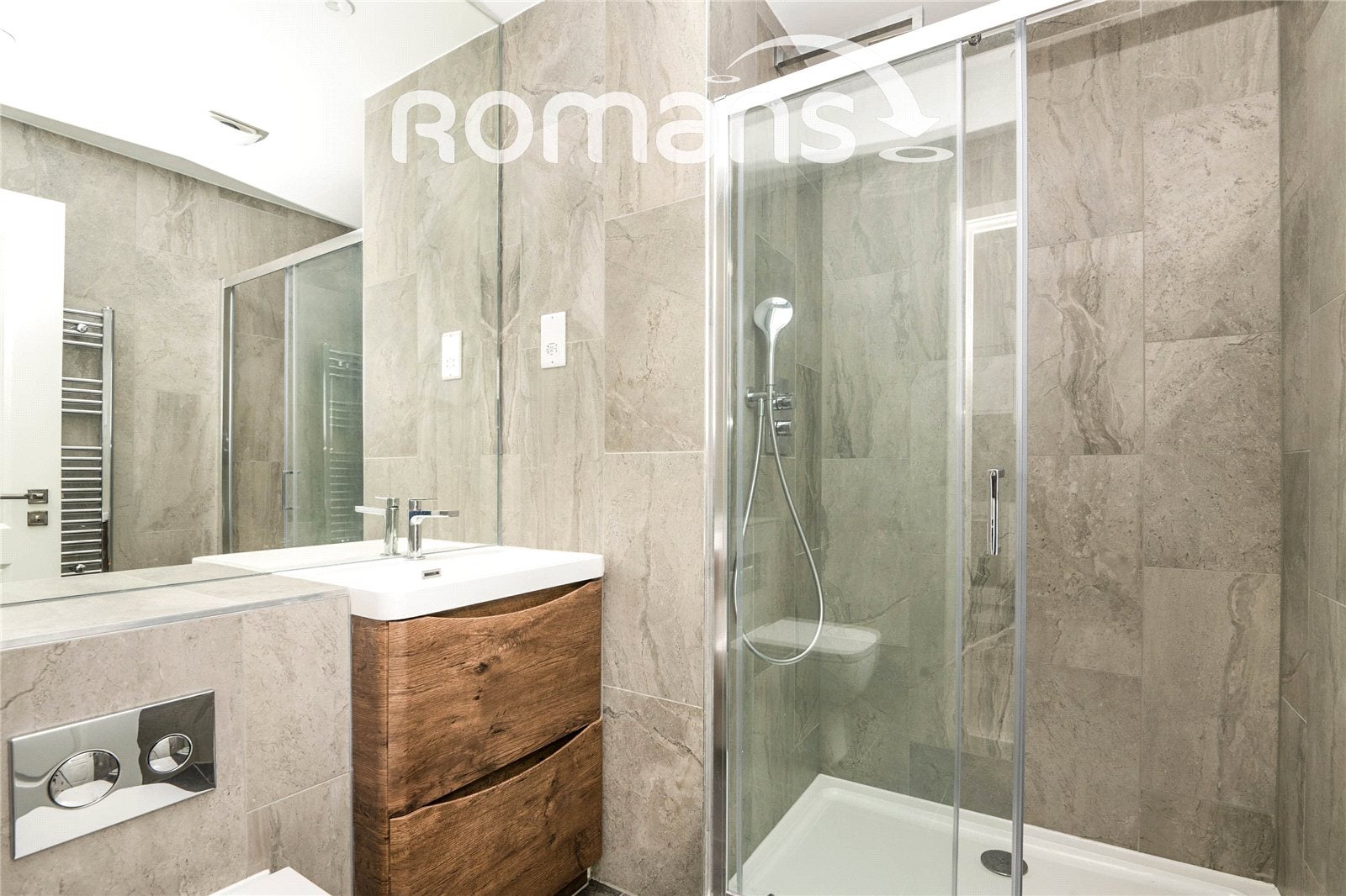 Flat Lyon Way in Camberley