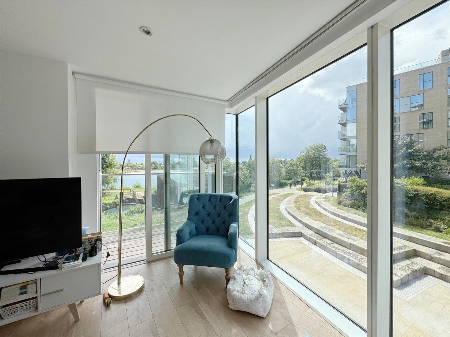 Flat Woodberry Grove in Greater London