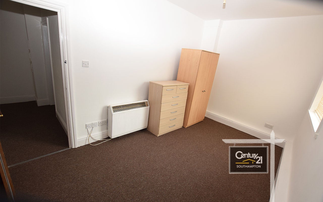 Flat Terminus Terrace in Southampton