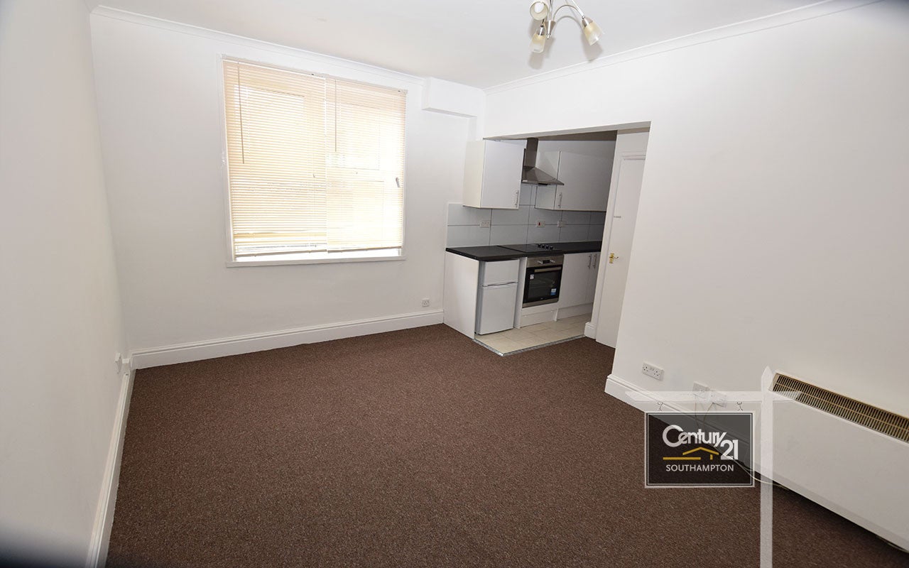 Flat Terminus Terrace in Southampton