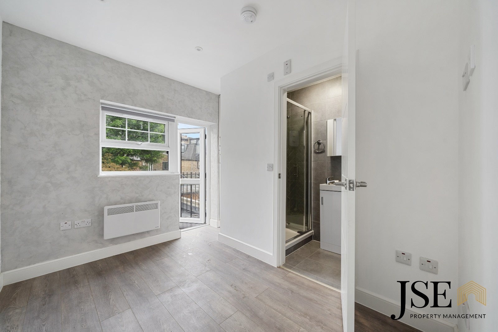 Room Brooke Road in Greater London