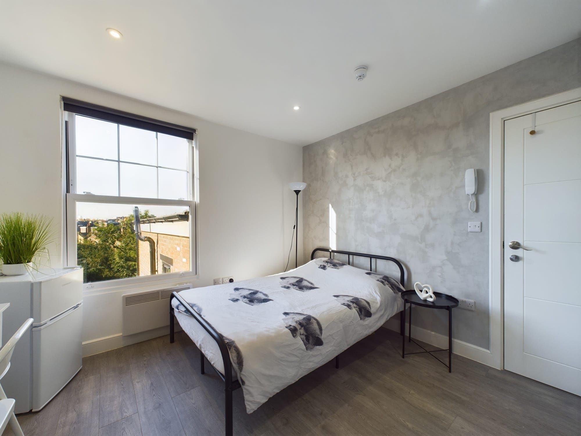 Room Brooke Road in Greater London