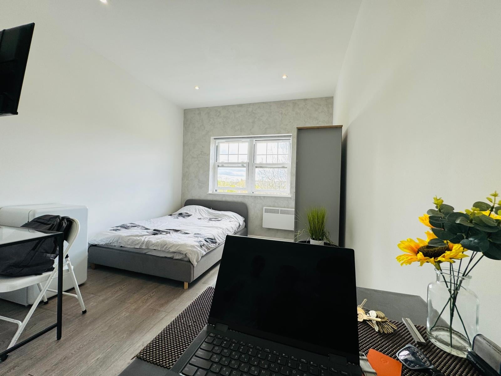 Room Brooke Road in Greater London