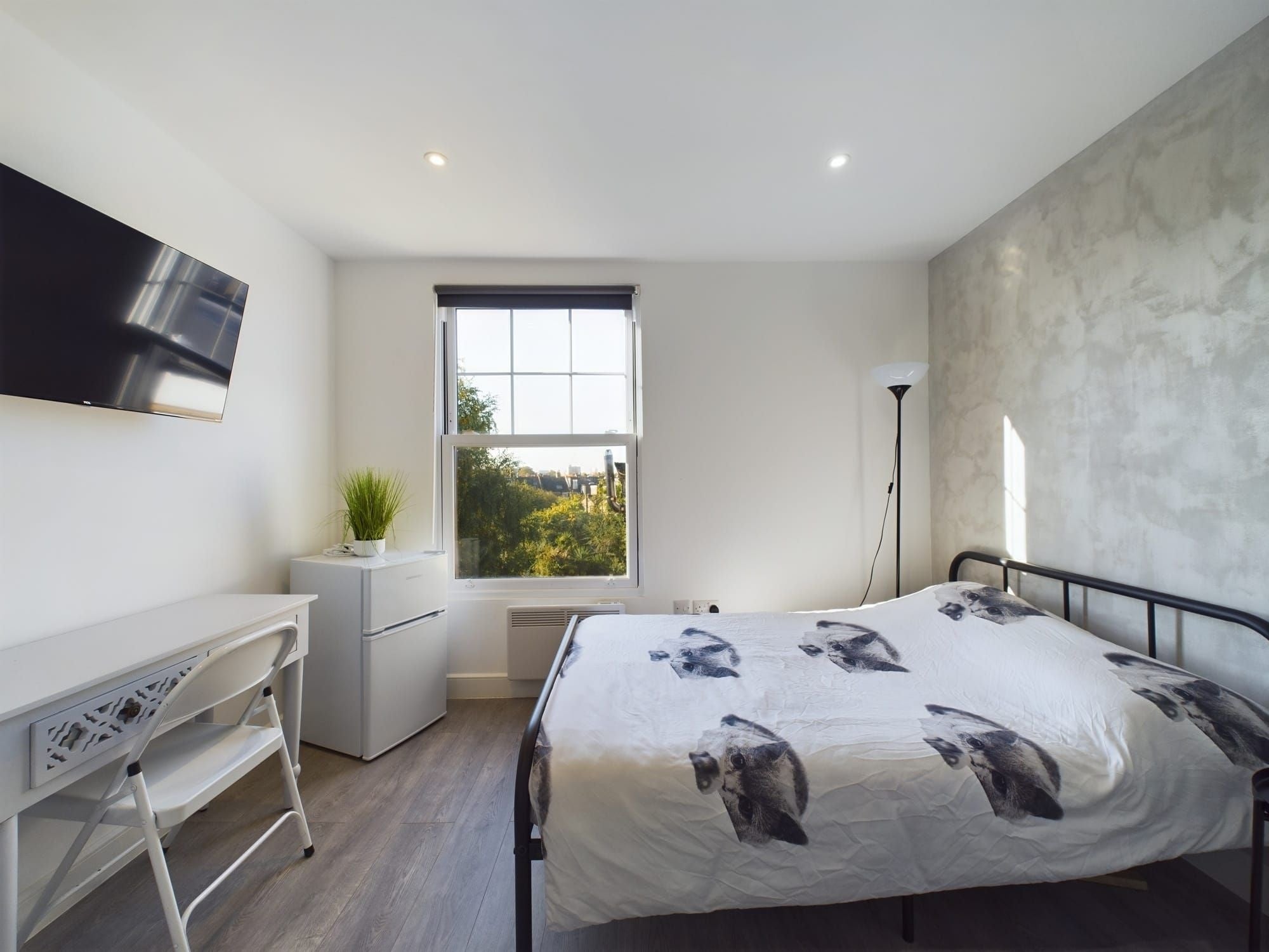 Room Brooke Road in Greater London