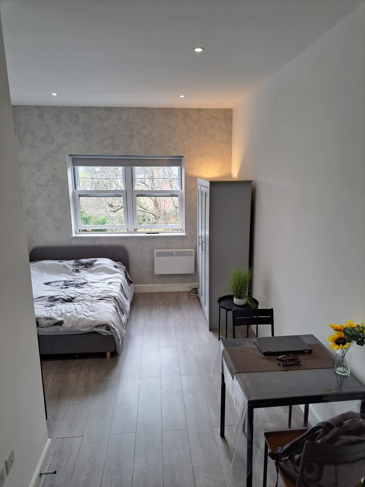 Flat Brooke Road in Greater London