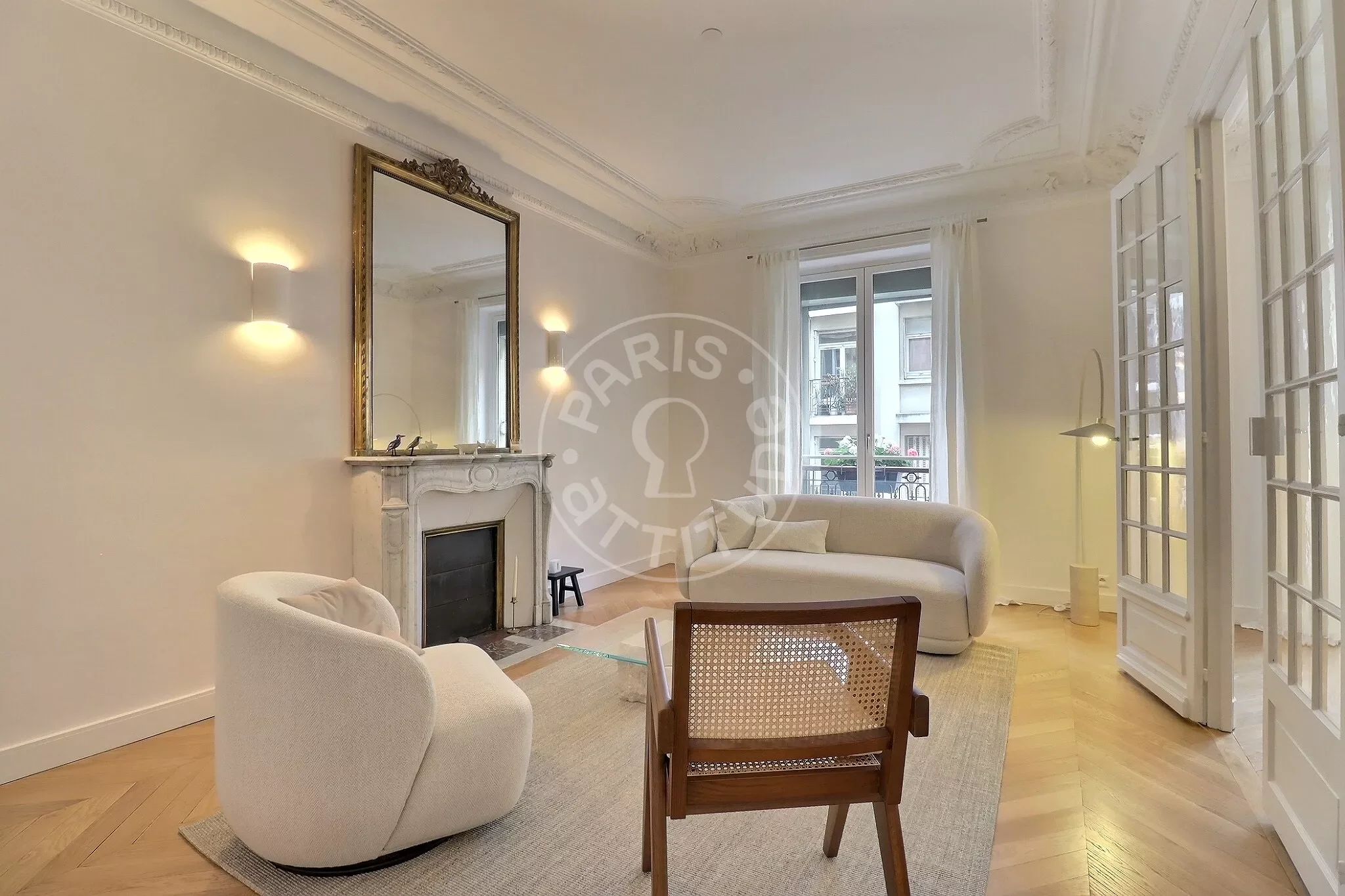 Flat Rue du Débarcadère in Paris