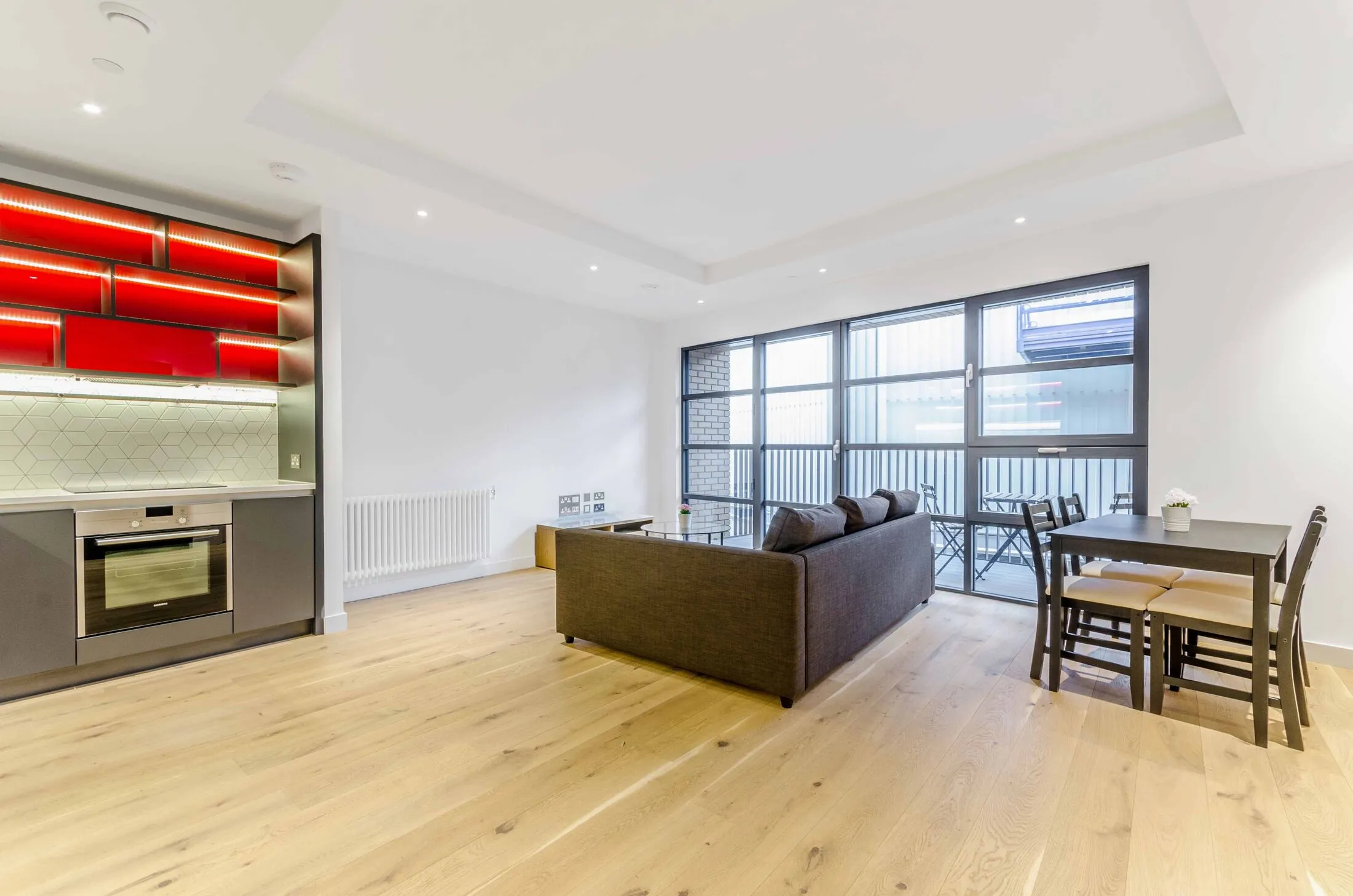 Flat City Island Way in Greater London