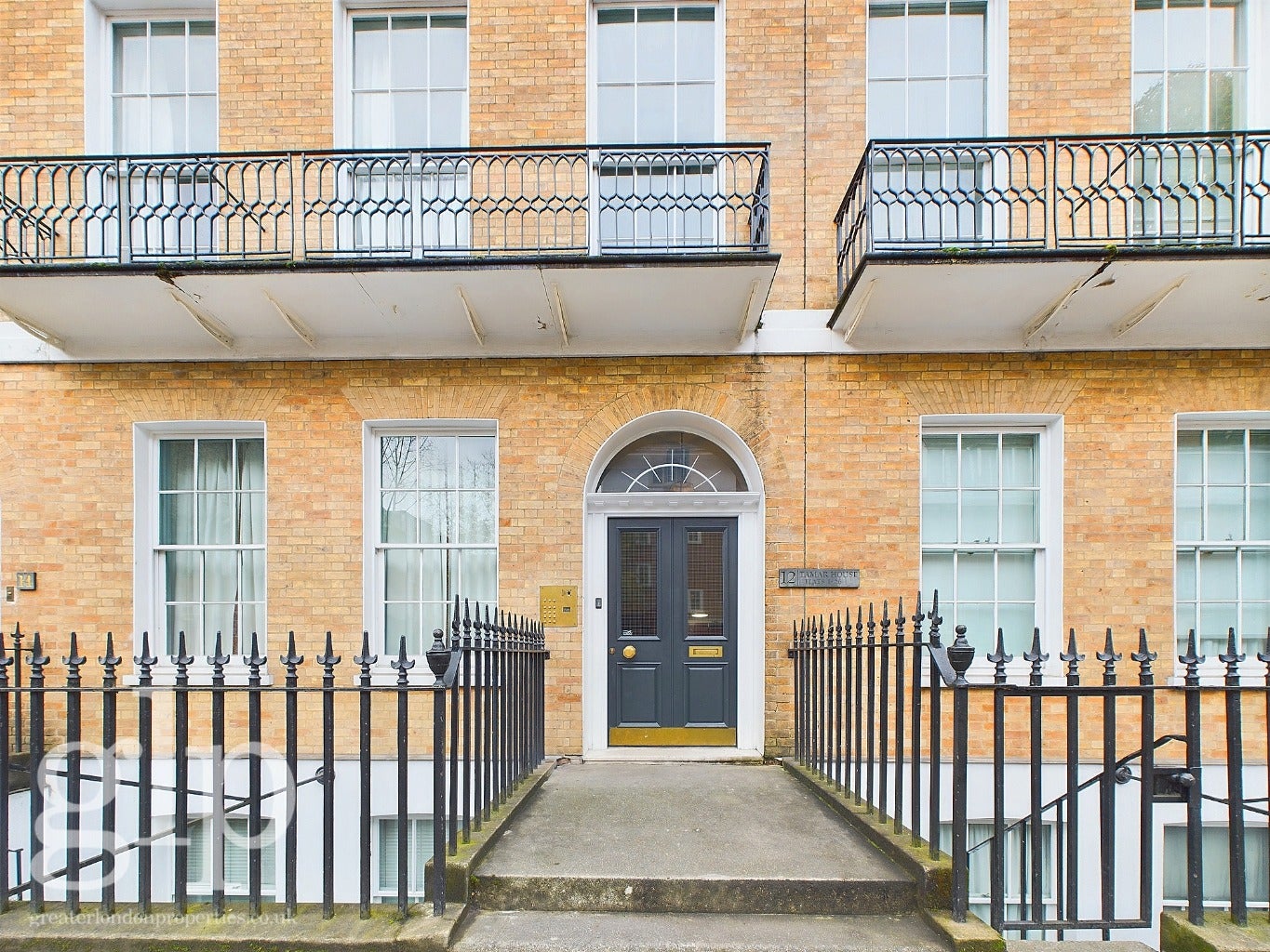 Flat Tavistock Place in Greater London