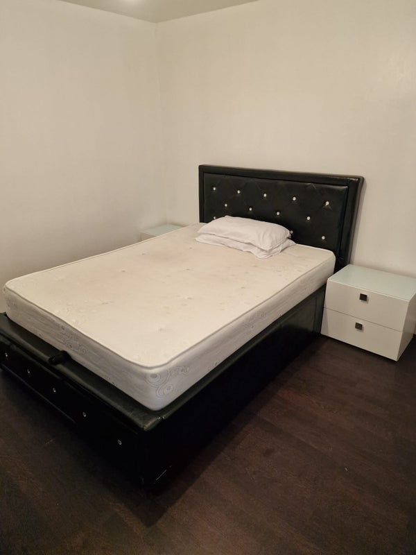 Room Emerald Street in Greater London