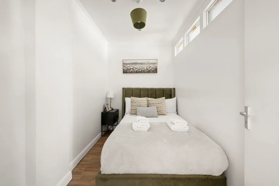 Flat Queensway in City of Westminster